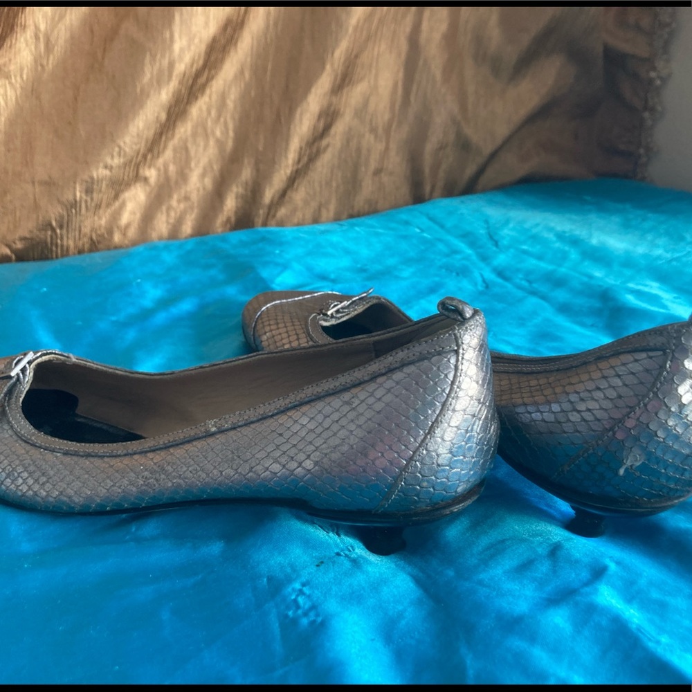 Kate Spade metallic silver ballet slippers w/heel - Picture 13 of 16